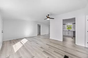 410 Pond View Ln, Hampstead, NC 28443 - Photo 14