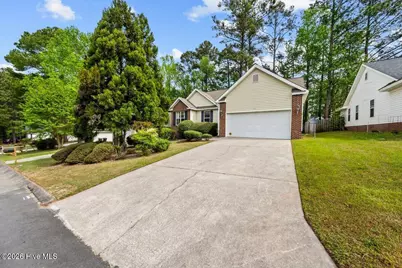 118 Kensington Way, Aberdeen, NC 28315 - Photo 2