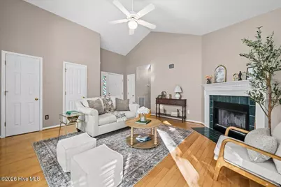 118 Kensington Way, Aberdeen, NC 28315 - Photo 4