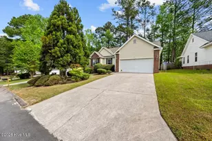118 Kensington Wy, Aberdeen, NC 28315 - Photo 1
