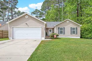 300 Parkwood Dr, Jacksonville, NC 28546 - Photo 1