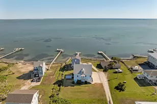 117 Sandfiddler Ln, Harkers Island, NC 28531 - Photo 2