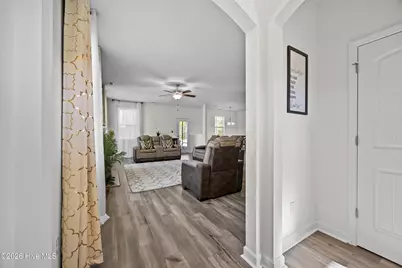 806 Tuscarora Trail, Jacksonville, NC 28546 - Photo 2