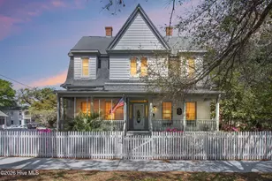 301 E Moore St, Southport, NC 28461 - Photo 2