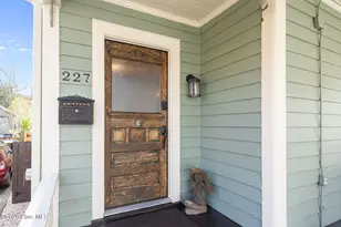 227 New St, New Bern, NC 28560 - Photo 2