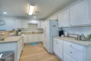 105 SE 58th St, Oak Island, NC 28465 - Photo 6