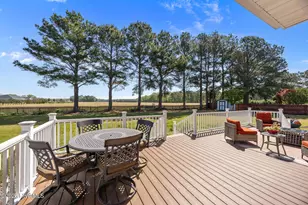 2281 Autumn Dr, Kinston, NC 28501 - Photo 8