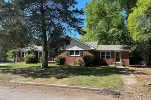 304 Dupont Cir, Kinston, NC 28501 - Photo 2