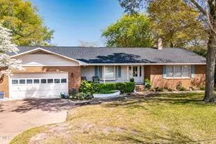 215 Harbor Dr, Morehead City, NC 28557 - Photo 4