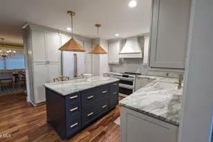 215 Harbor Dr, Morehead City, NC 28557 - Photo 12