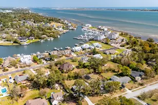 215 Harbor Dr, Morehead City, NC 28557 - Photo 32