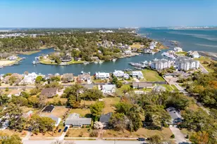 215 Harbor Dr, Morehead City, NC 28557 - Photo 24