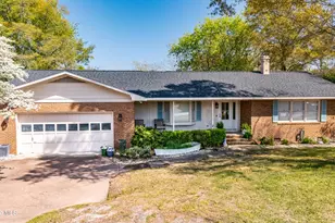 215 Harbor Dr, Morehead City, NC 28557 - Photo 16