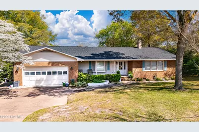 215 Harbor Drive, Morehead City, NC 28557 - Photo 1