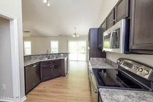 1017 Bally Bunion Lane, Burgaw, NC 28425 - Photo 12