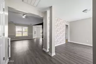 300 Carlisle Ct, Jacksonville, NC 28540 - Photo 6