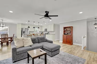 725 Chadwick Shores Drive, Sneads Ferry, NC 28460 - Photo 10