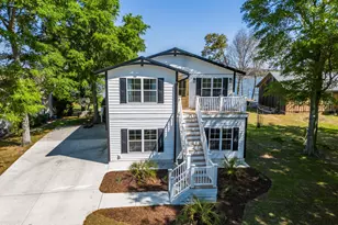 725 Chadwick Shores Dr, Sneads Ferry, NC 28460 - Photo 1