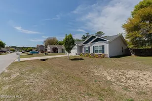 410 Peppermint Dr, Hubert, NC 28539 - Photo 2
