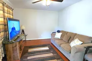 319 Oak Grove Ave, Greenville, NC 27834 - Photo 2