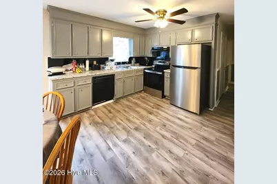 319 Oak Grove Avenue, Greenville, NC 27834 - Photo 6
