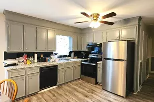 319 Oak Grove Ave, Greenville, NC 27834 - Photo 6