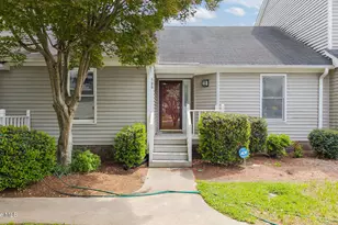 125 Willow Oaks Ct, Rocky Mount, NC 27804 - Photo 2