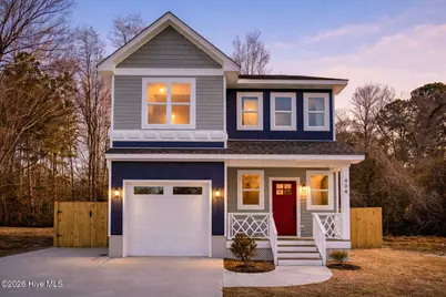404 S Bodenheimer Street, Burgaw, NC 28425 - Photo 1