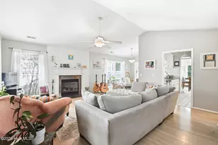 914 Oceanward Ln, Carolina Beach, NC 28428 - Photo 8