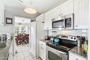 914 Oceanward Ln, Carolina Beach, NC 28428 - Photo 14