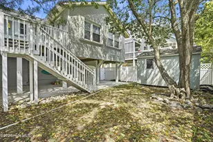 914 Oceanward Ln, Carolina Beach, NC 28428 - Photo 32