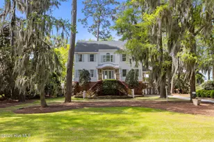 127 Riverview Dr, Washington, NC 27889 - Photo 1