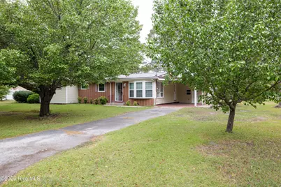321 N Church Avenue, Garland, NC 28441 - Photo 2