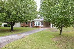 321 N Church Ave, Garland, NC 28441 - Photo 2