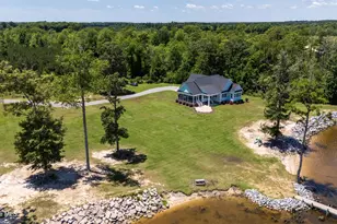 195 Mullet Bay Ln, Hertford, NC 27944 - Photo 1