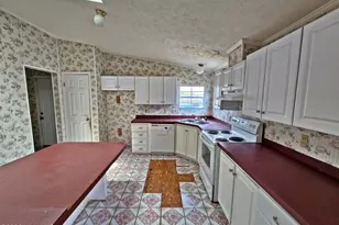 608 Old Whiteville Rd, Lumberton, NC 28358 - Photo 20
