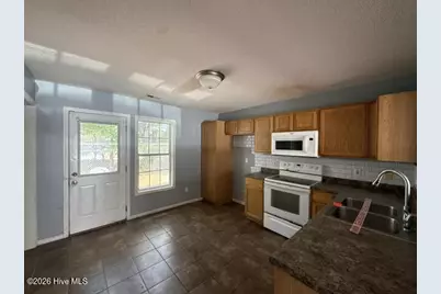 145 Cornerstone Place, Jacksonville, NC 28546 - Photo 4