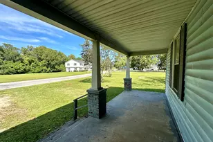 114 Rhodes Ave, Windsor, NC 27983 - Photo 2
