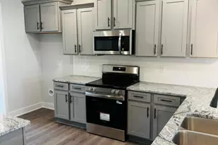 407 S Carey St, La Grange, NC 28551 - Photo 8