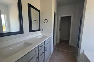 407 S Carey St, La Grange, NC 28551 - Photo 10