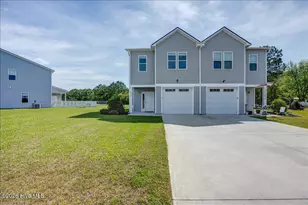 104 Pasture Ln, Swansboro, NC 28584 - Photo 2