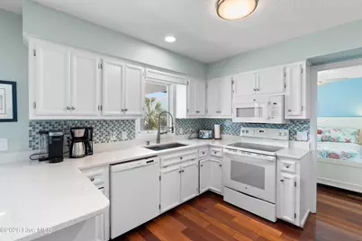 197 Brunswick Avenue W, Holden Beach, NC 28462 - Photo 10