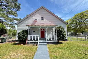 112 2nd St, Laurinburg, NC 28352 - Photo 1