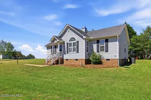 200 Amber Ln, Willow Spring, NC 27592 - Photo 2