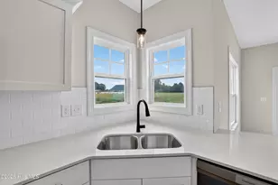 1112 Lunenburg Pl, Jacksonville, NC 28540 - Photo 28