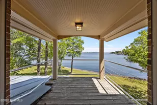 401 Harbor Dr, New Bern, NC 28560 - Photo 42