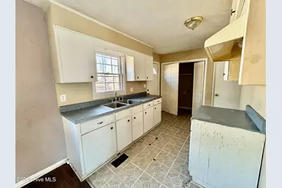 906 Cypress Street, Rockingham, NC 28379 - Photo 6