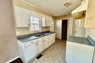 906 Cypress St, Rockingham, NC 28379 - Photo 6