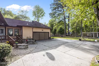 801 Deerfoot Circle, New Bern, NC 28562 - Photo 8