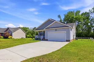 77 Oakley Dr, Princeton, NC 27569 - Photo 2